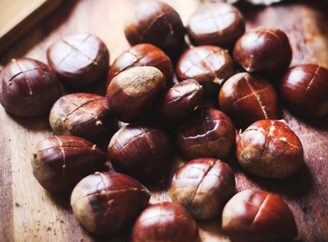 Nướng hạt dẻ bằng lò vi sóng bước 2