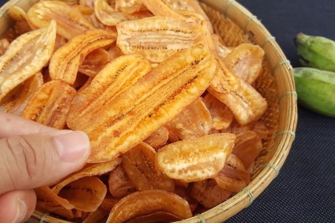 Cách làm mứt chuối tẩm mật ong không cần lò vi sóng bước 3