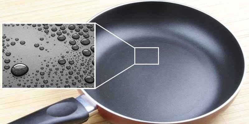 Dùng chảo chống dính bị tróc gây ảnh hưởng sức khoẻ