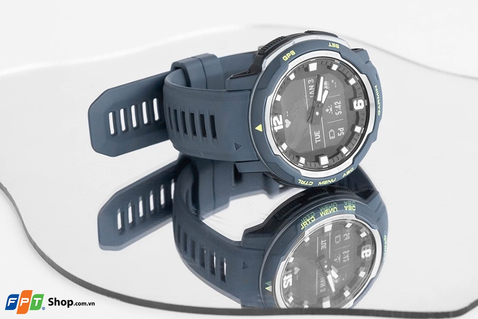 Trên tay Garmin Instinct Crossover