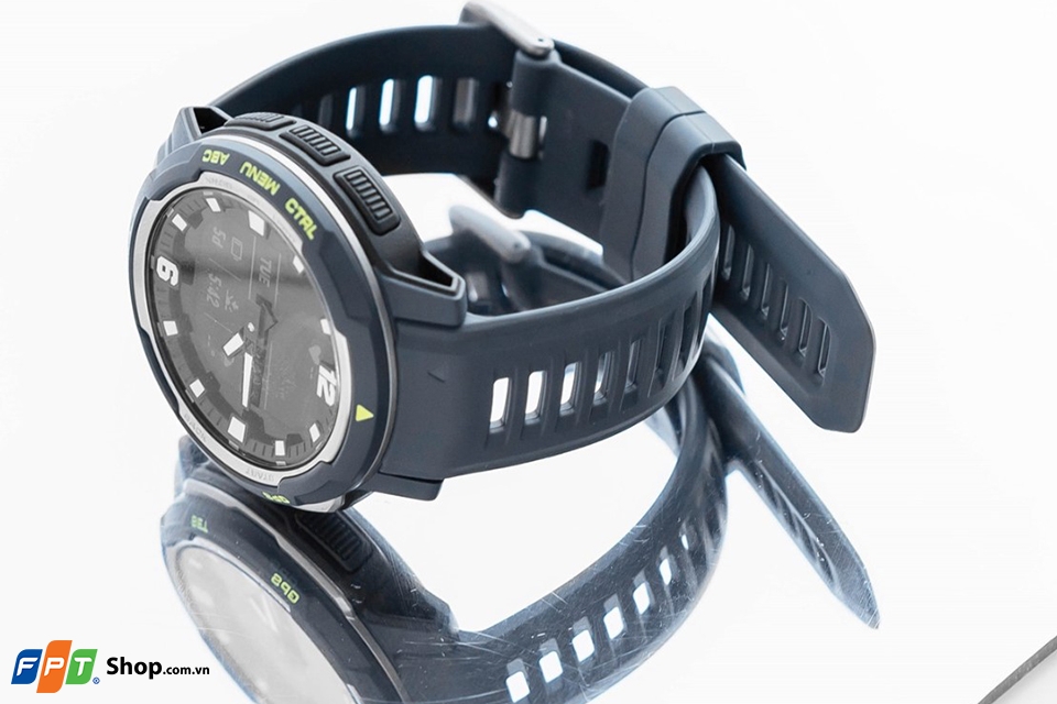 Trên tay Garmin Instinct Crossover 3