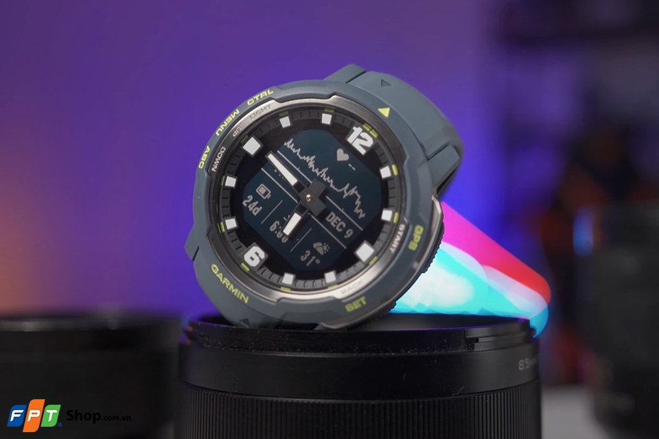 Trên tay Garmin Instinct Crossover 2