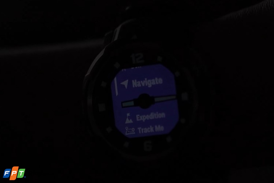 Trên tay Garmin Instinct Crossover 12