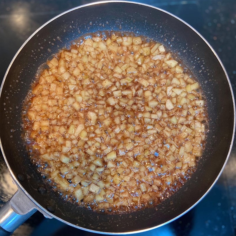 Làm nhân bánh táo