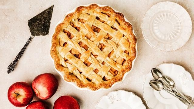 Thành phẩm làm bánh táo bằng lò vi sóng