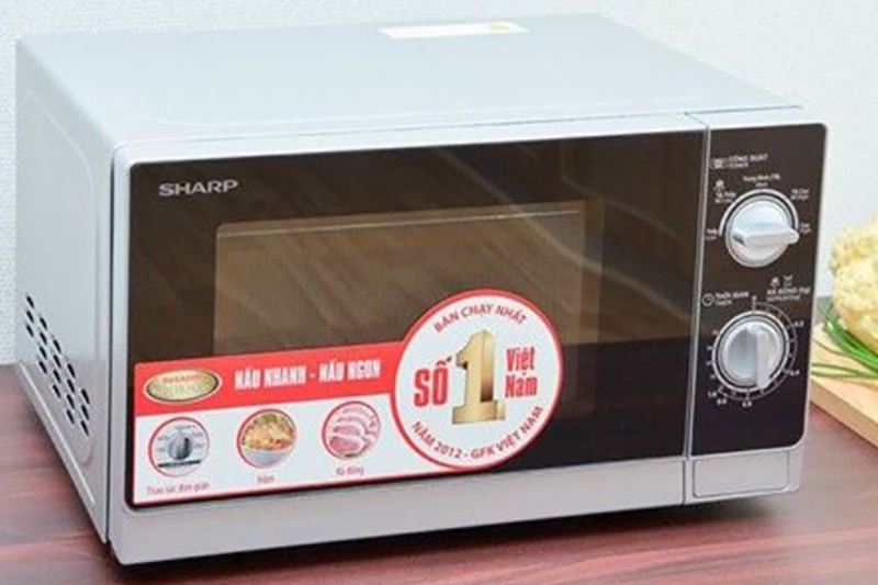 Đánh giá lò vi sóng Sharp có tốt không về mặt chất liệu
