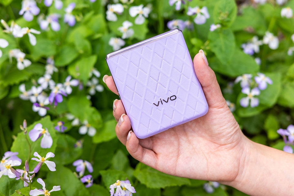 Trên tay Vivo X Flip - Ảnh 10