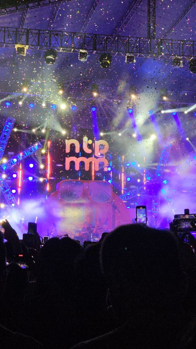 Thử lần đầu đi đu thần tượng bằng Galaxy S23 Ultra và cái kết