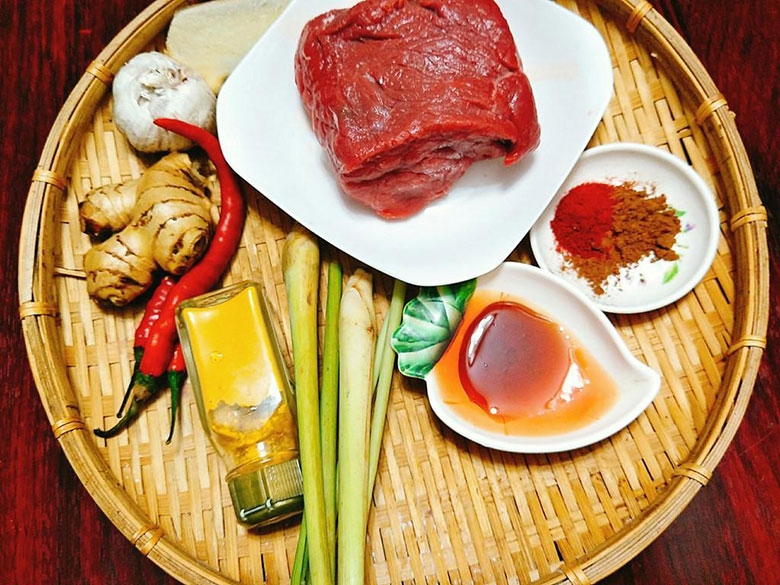 Nguyên liệu làm thịt trâu khô