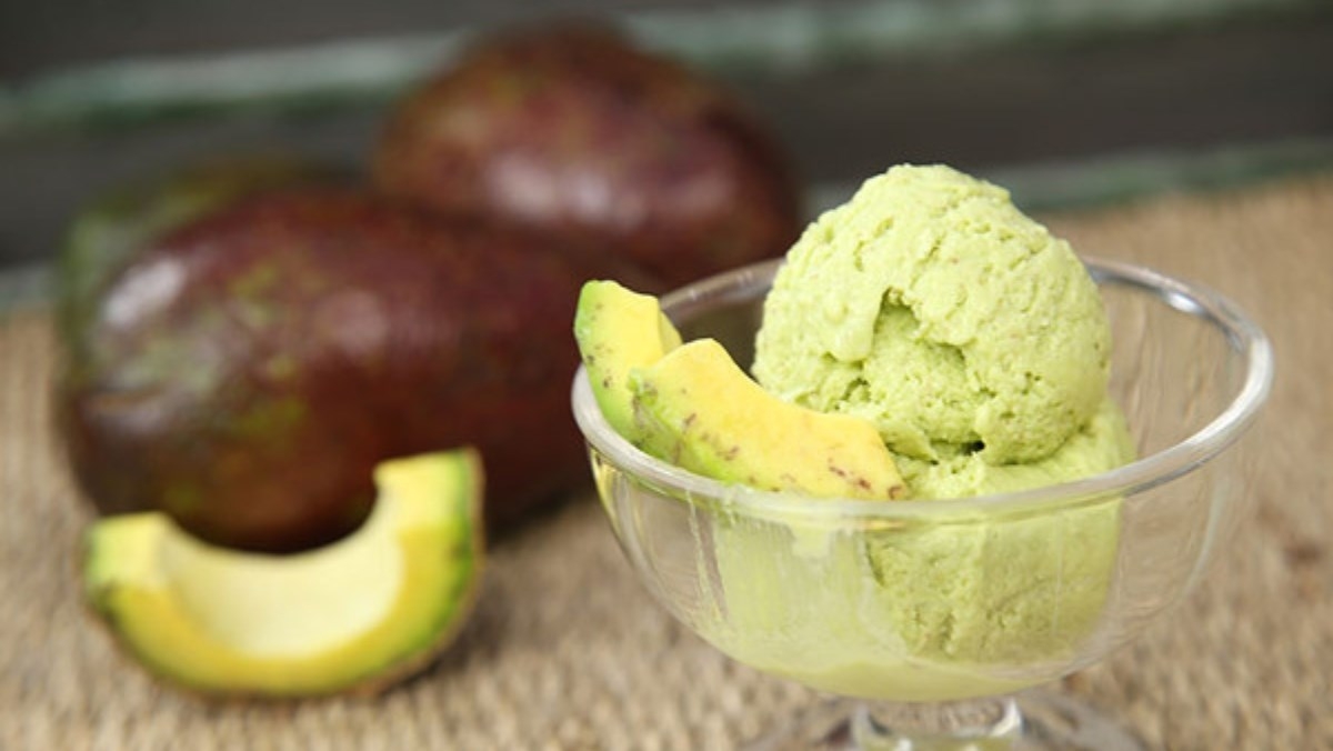 làm kem bằng máy ép chậm