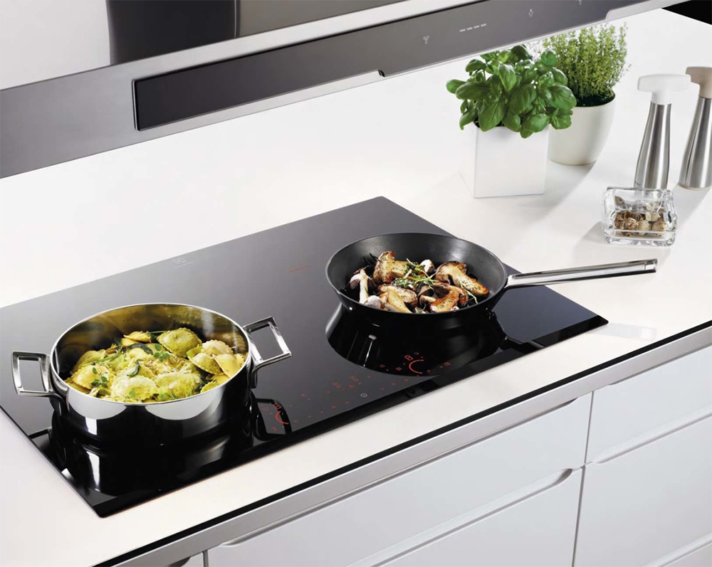 Sửa bếp từ tại nhà trường hợp con trở điều khiển dòng điện bị hư hại