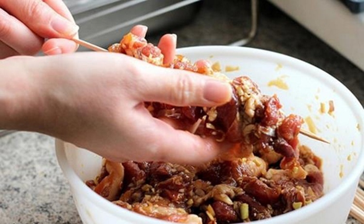 Cách làm thịt xiên nướng bằng nồi chiên không dầu (Ảnh 5)