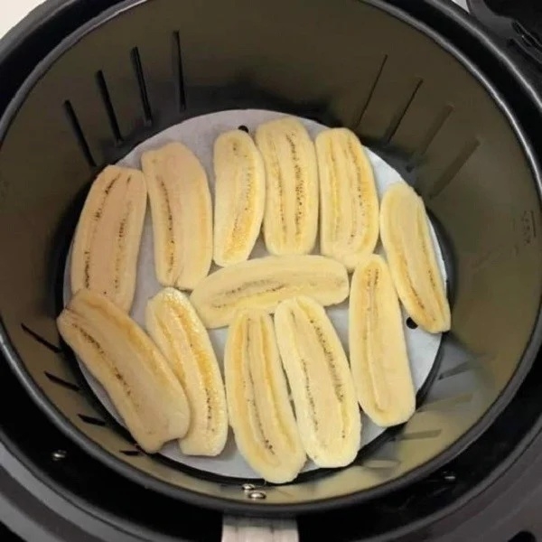 làm chuối sấy bằng nồi chiên không dầu hình 5