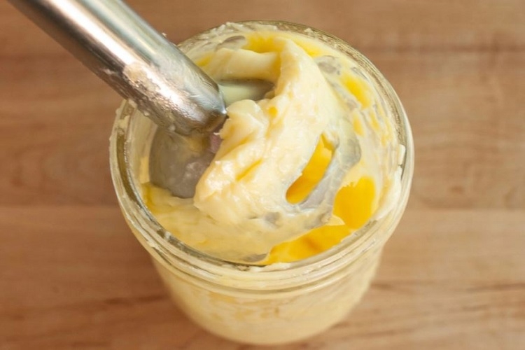 cách làm mayonnaise bằng máy xay sinh tố