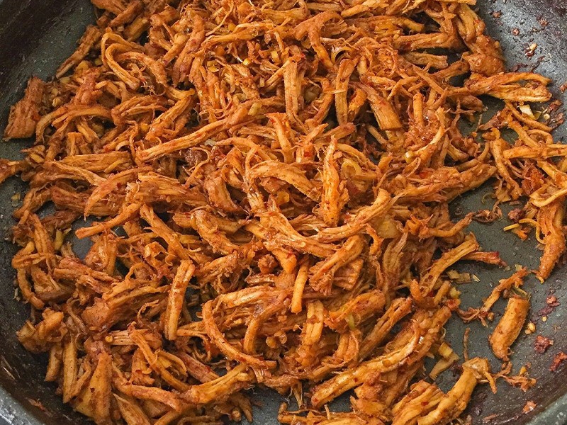 Cách làm khô heo bằng chảo chống dính bước 3