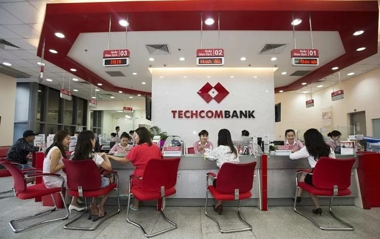 Lễ 30/4 ngân hàng có làm việc không