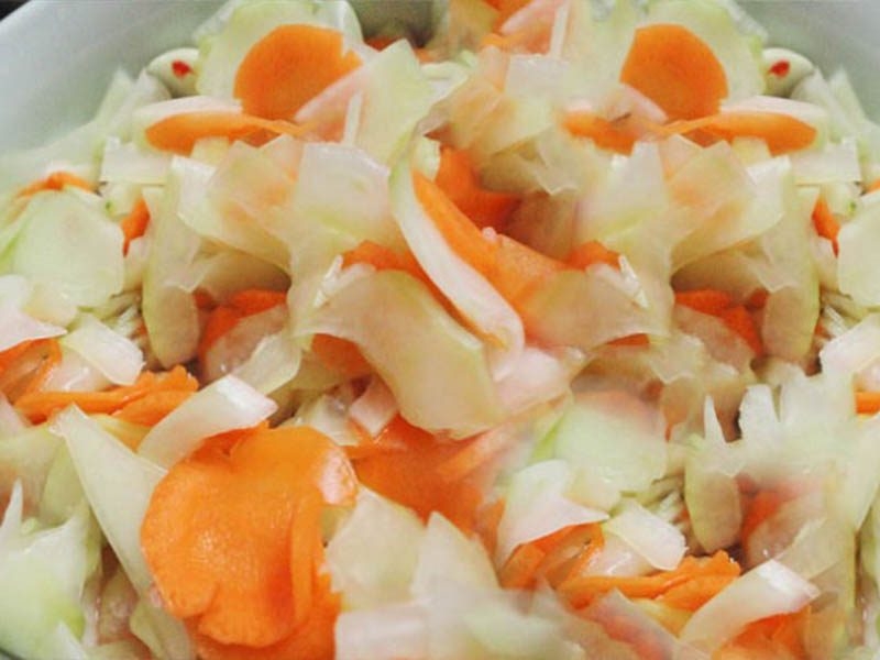 Cách làm bún chả bằng chảo chống dính bước 2