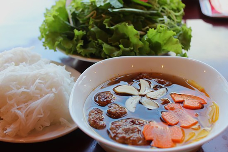 Cách làm bún chả bằng chảo chống dính bước 5