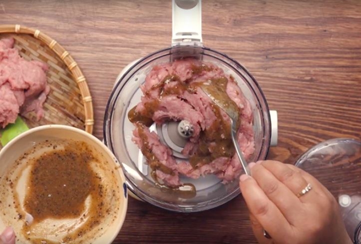 cách làm giò bằng máy xay sinh tố