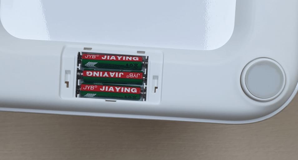 Cách thay pin cân điện tử bước 2