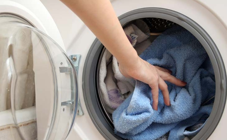 Nếu dùng máy sấy quần áo có cần phơi không
