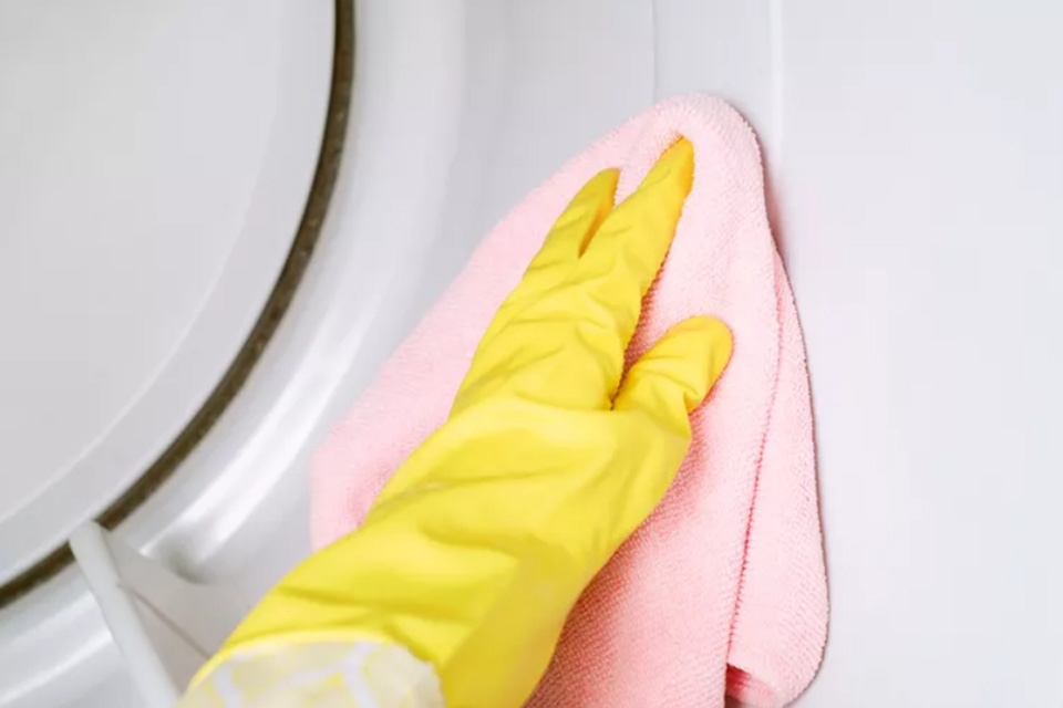 Kiểm tra và vệ sinh ống thoát khí