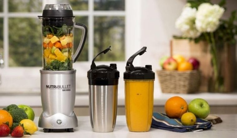 Máy xay sinh tố cầm tay nhỏ gọn, tiện lợi