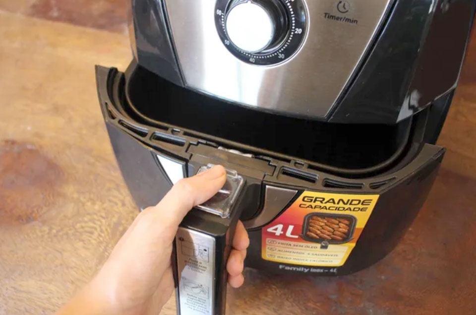 Tháo nồi chiên không dầu - Ảnh 03