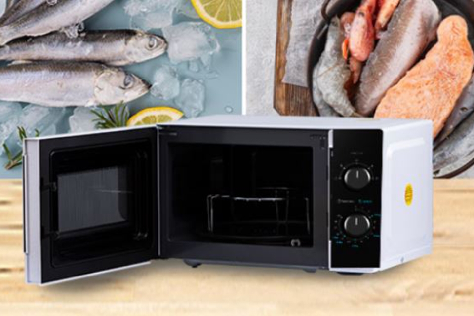 Lò vi sóng nhỏ gọn nhất: Toshiba 20 lít ER-SM20(W1)VN