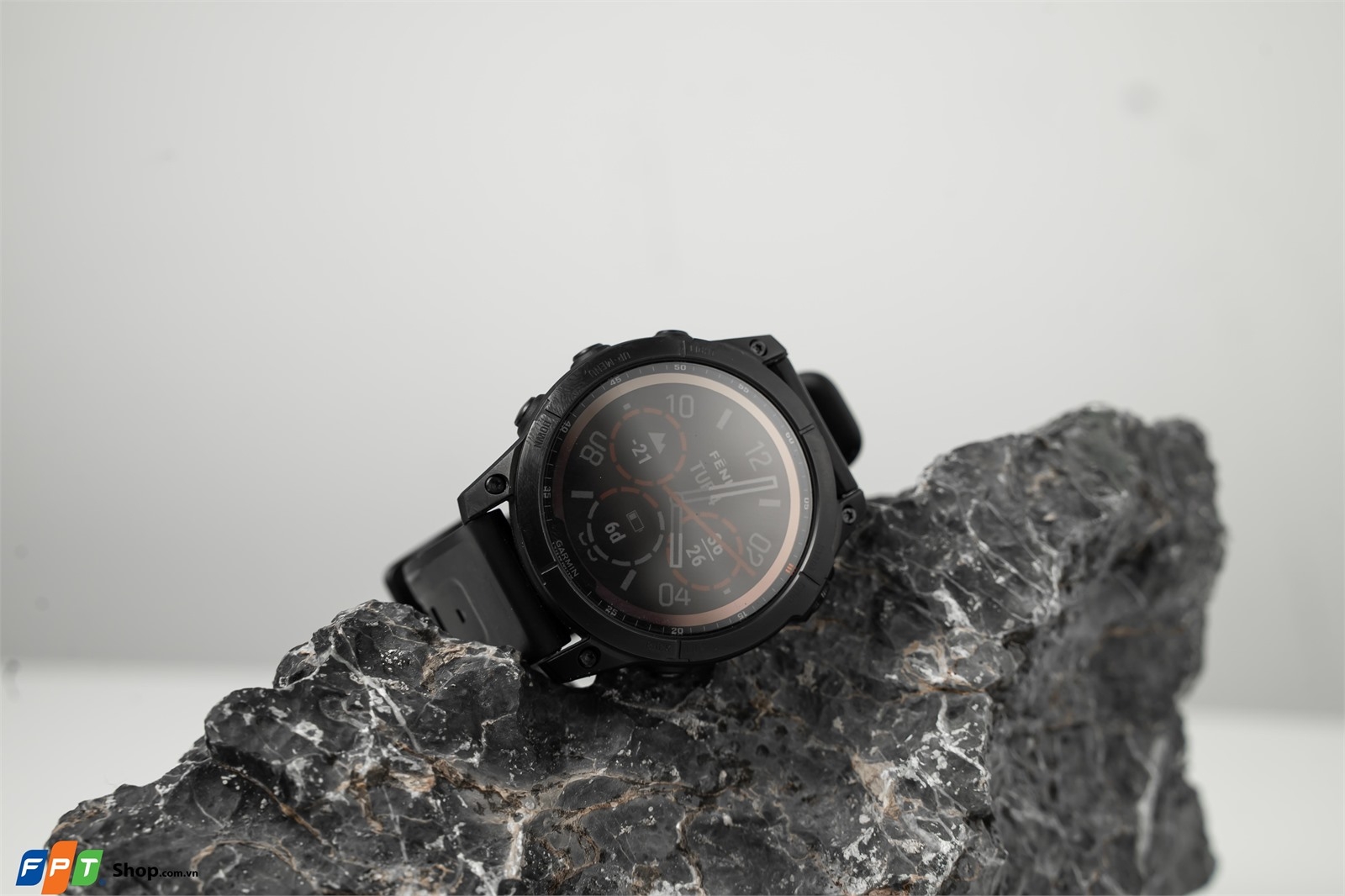 Trên tay Garmin Fenix 7X Sapphire Solar