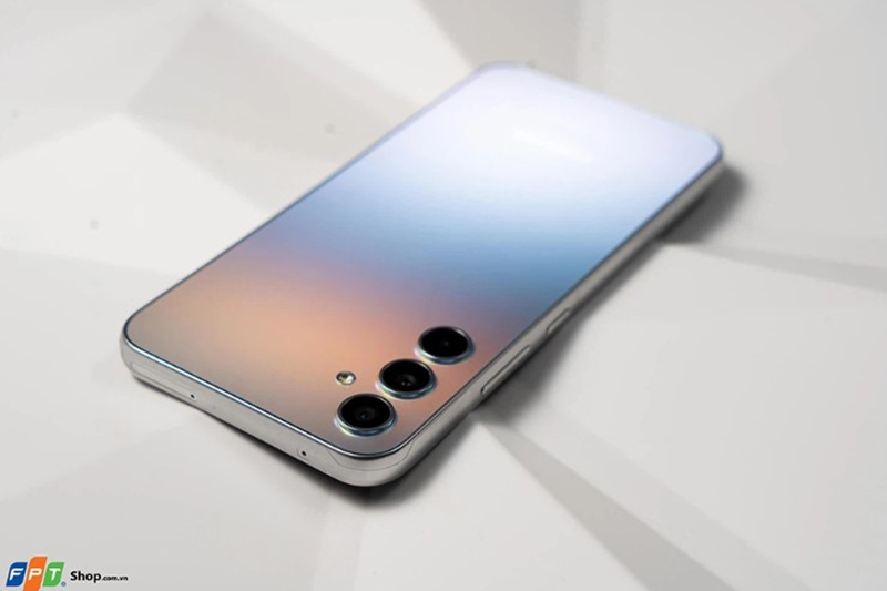 Top điện thoại Samsung giá dưới 7 triệu (Ảnh 4)