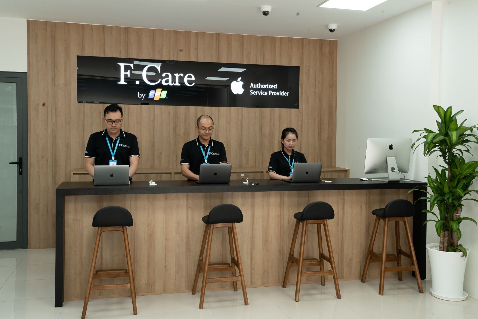 Trải nghiệm F.Care, trung tâm bảo hành Ủy quyền của Apple