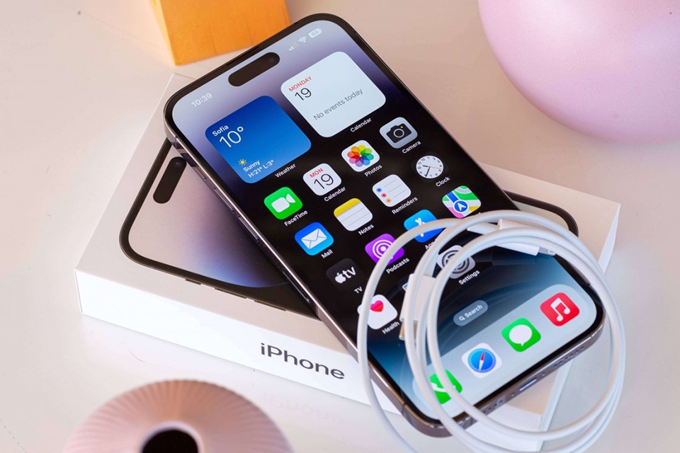 Bộ sưu tập iPhone đáng mua nhất hè 2023