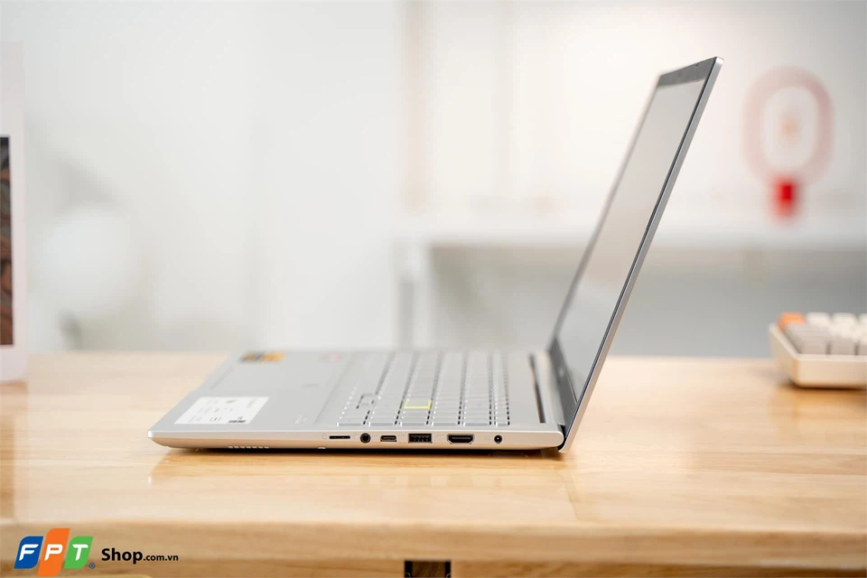 Asus Vivobook M513UA-EJ704W