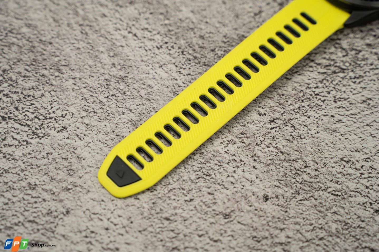 Trên tay Garmin Forerunner 965 6