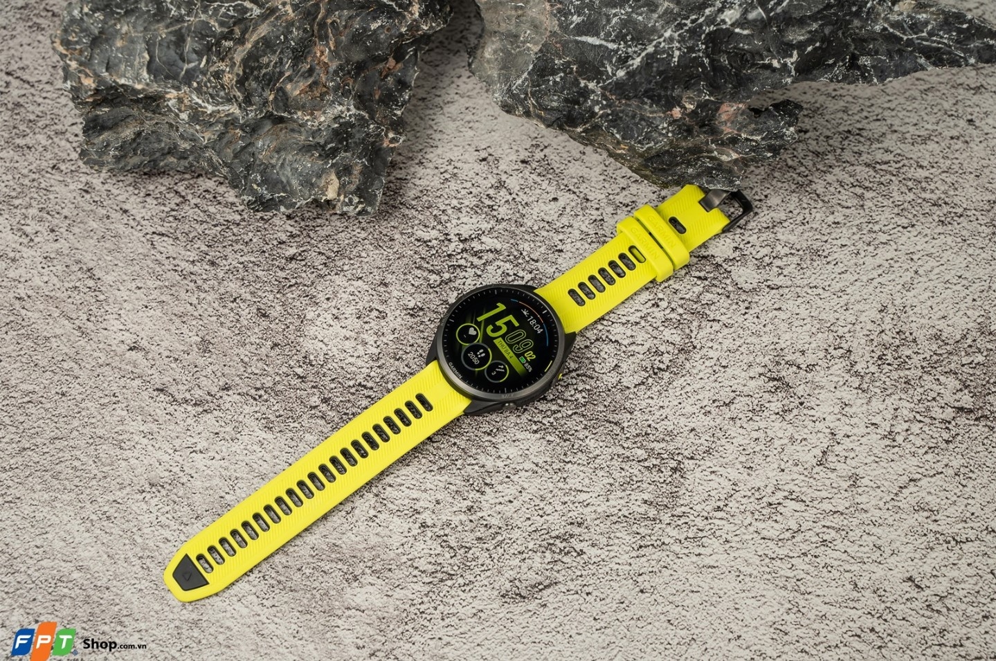 Trên tay Garmin Forerunner 965 39
