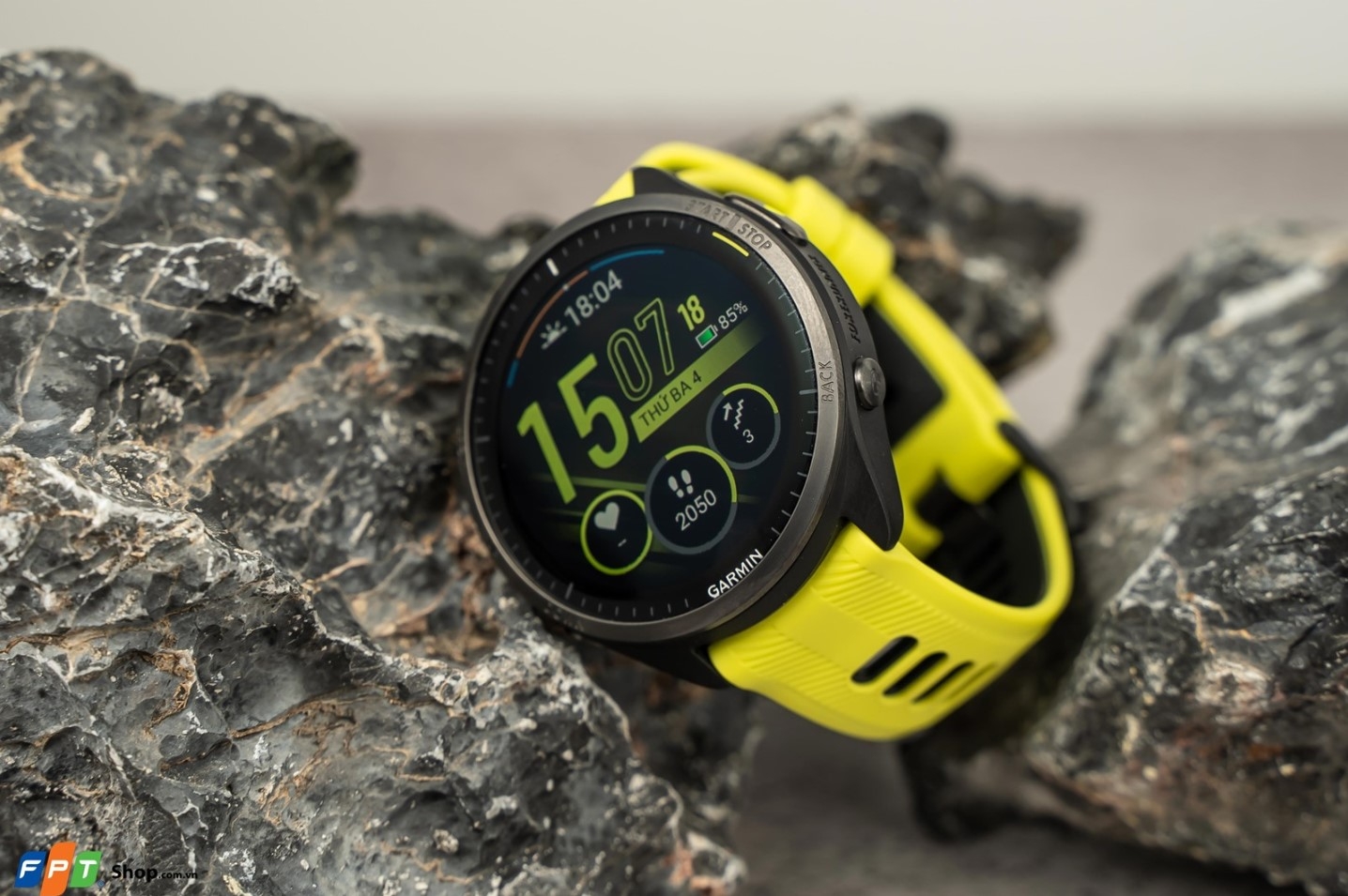 Trên tay Garmin Forerunner 965 9