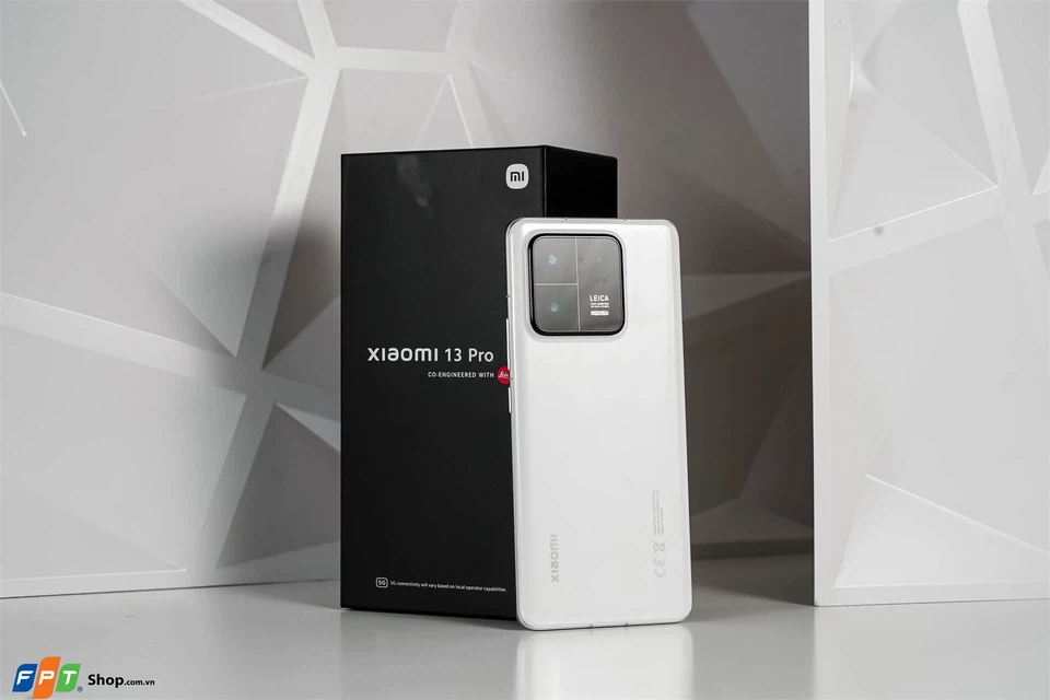 Xiaomi 13 Pro - Mẫu điện thoại khoác trên mình thiết kế tinh xảo cùng hiệu năng ấn tượng