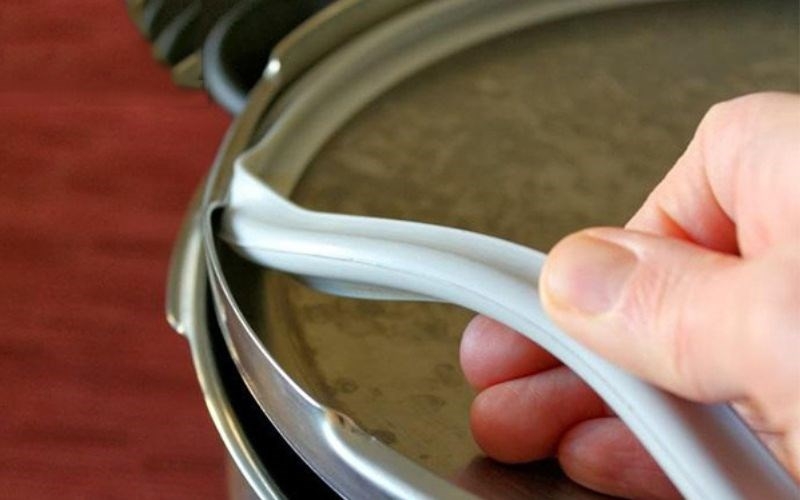 Nồi áp suất bị xì hơi do gioăng cao su hỏng