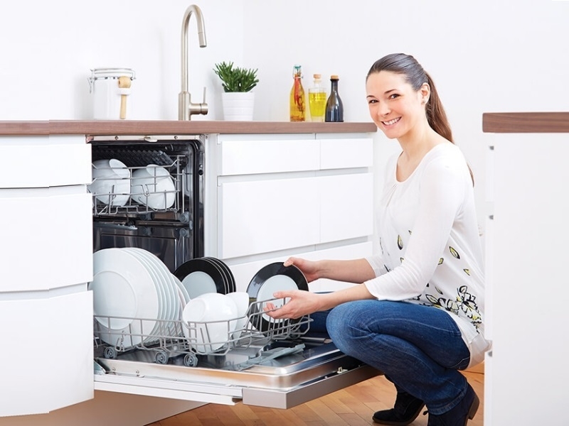 Sử dụng nước bóng máy rửa bát có chất lượng, đảm bảo an toàn