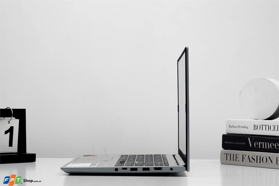 Asus Vivobook 15 OLED A1505VA-L1113W