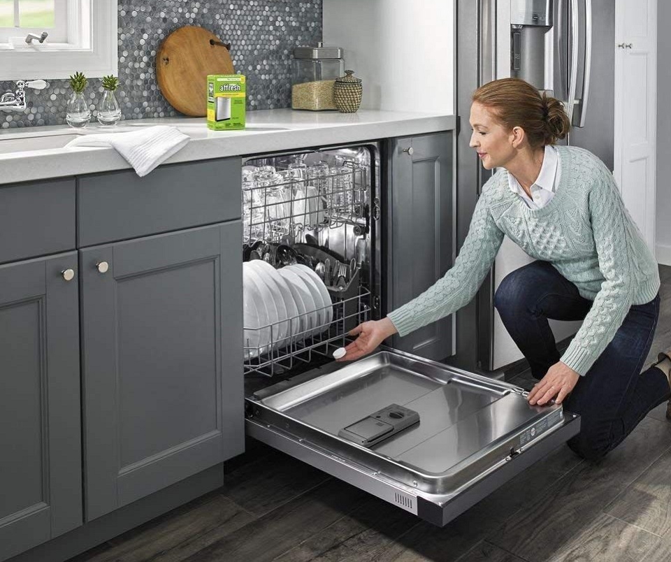 Rửa bát với chế độ nước nóng đánh bay mọi dầu mỡ và vết bẩn