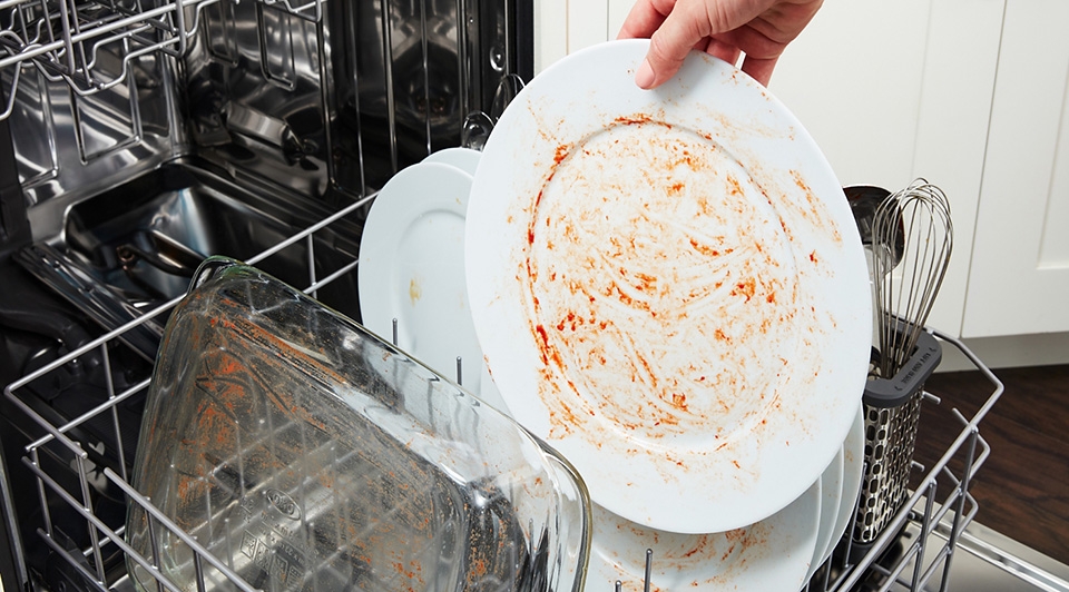 Máy rửa bát có làm nóng nước không?
