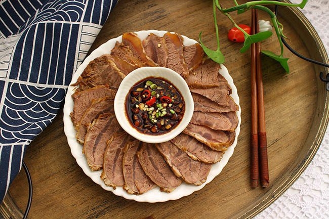 các món hầm bằng nồi áp suất bao gồm bắp bò hầm