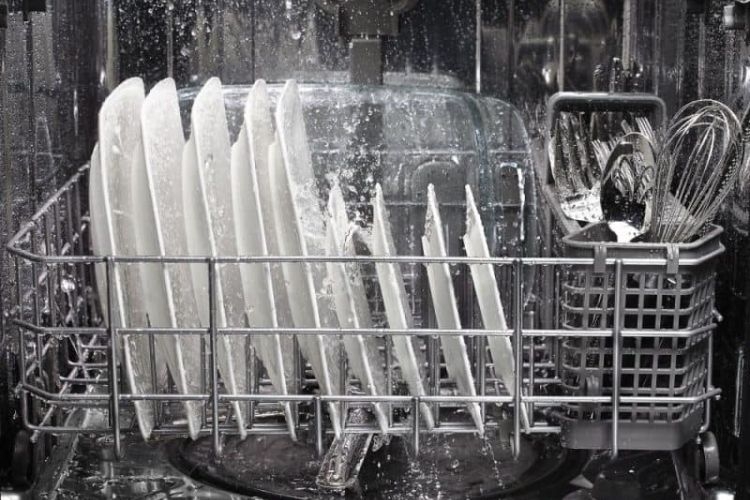 Máy rửa bát giá rẻ làm tiêu tốn năng lượng