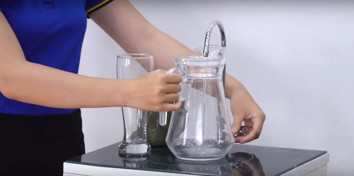 máy lọc nước tia cực tím