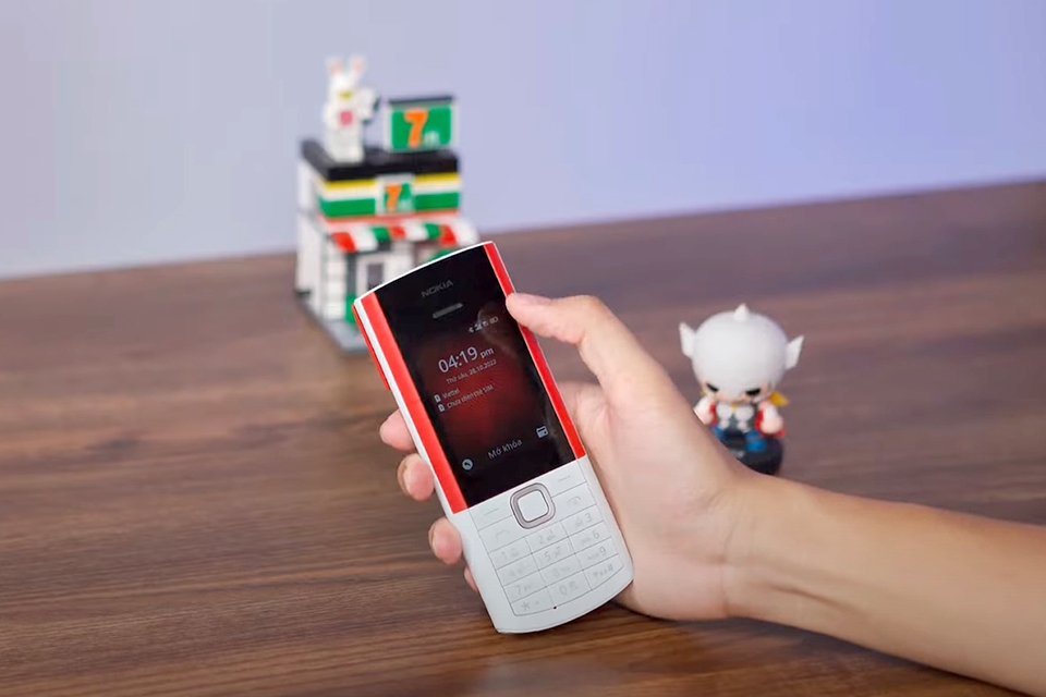 Nokia 5710 XpressAudio - Ảnh 02