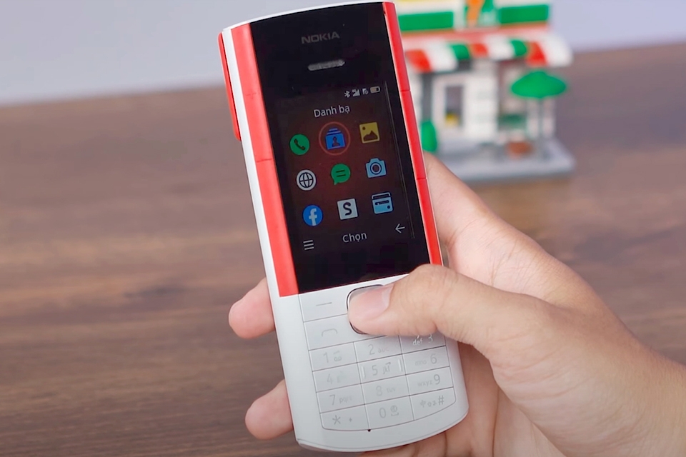 Nokia 5710 XpressAudio - Ảnh 05