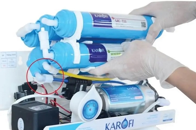 Thay lõi lọc chức năng máy lọc nước Karofi
