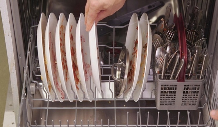 Máy rửa chén bát không sạch